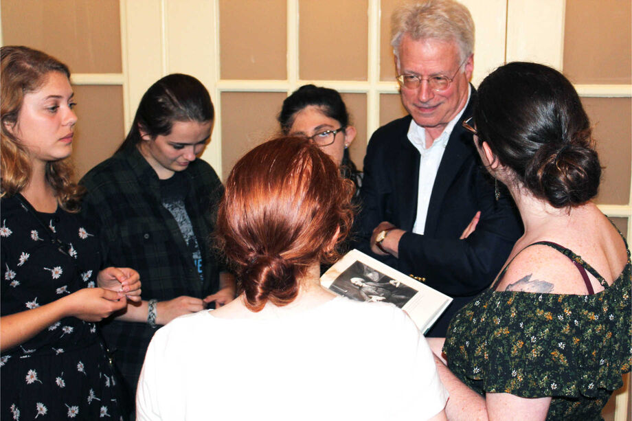 Former Patrick Henry Writing Fellow at the Starr Center for the Study of the American Experience Daniel Mark Epstein discusses his book, *The Loyal Son: War in Ben Franklin's House*, with students at Washington College. Image courtesy of the Starr Center.