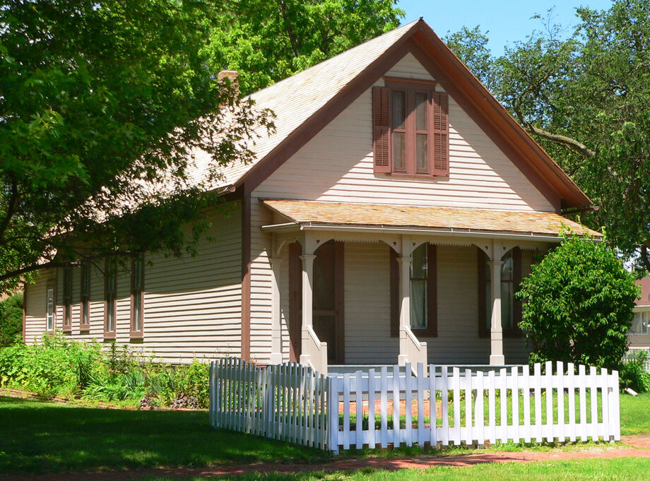 Today, Willa Cather’s Childhood Home is a National Historic Landmark and historic house museum. Information about guided tours can be found at the National Willa Cather Center or by visiting the website. Image courtesy of the National Willa Cather Center.