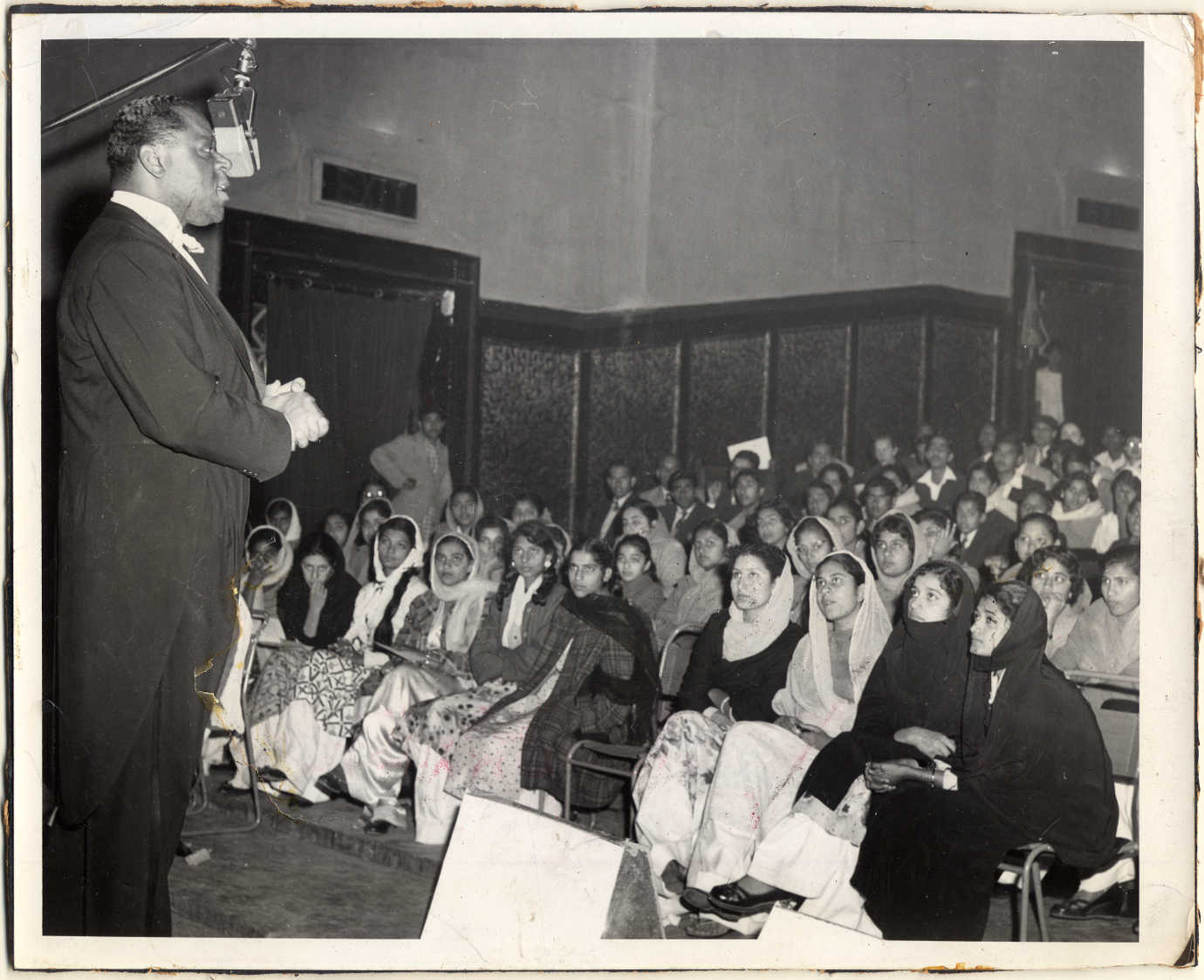 Photograph of concert singer William Warfield performing in Lahore, Pakistan, 1958. Image courtesy of the Amistad Research Center.