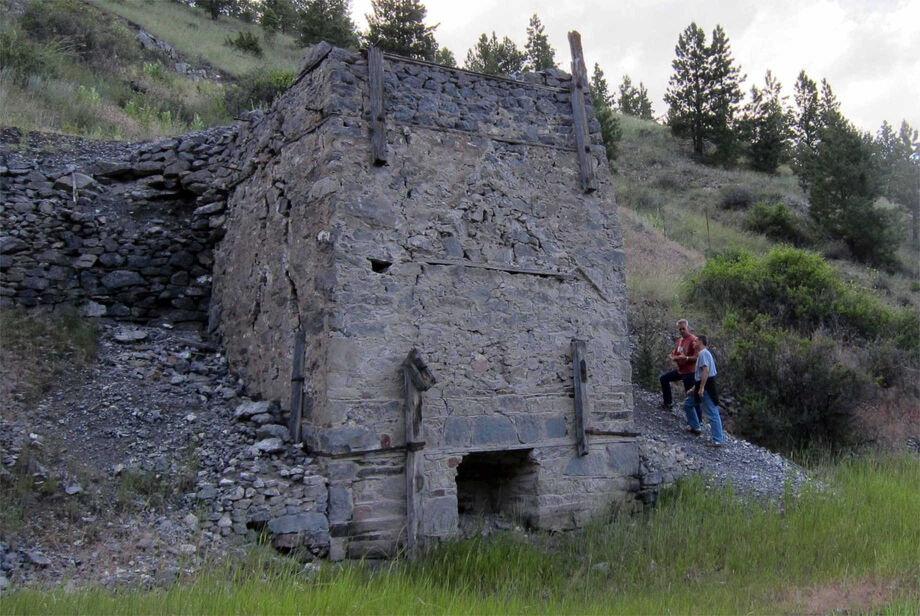 K–12 teachers tour a mining site as part of an NEH summer workshop. Educators, who taught subjects as varied as American history and marine biology, came from across the country, hailing from rural schools and urban centers alike. Image courtesy of the Montana Historical Society.